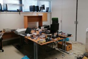 Kam s věcmi ze starého domu? Kontejner, sběrný dvůr, nebo starožitník?